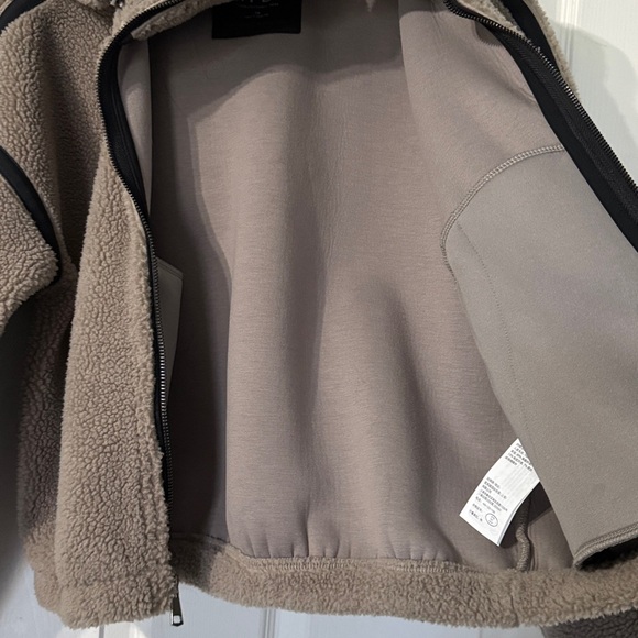 Abercrombie YPB Neowarm Sherpa Hooded Full Zip Removable Hood Size XS - Picture 7 of 7